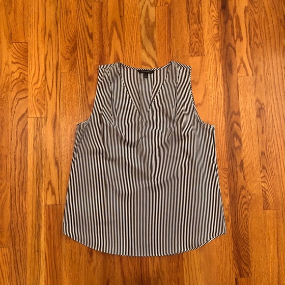 Banana Republic navy and white striped v-neck top - Picture 1 of 3